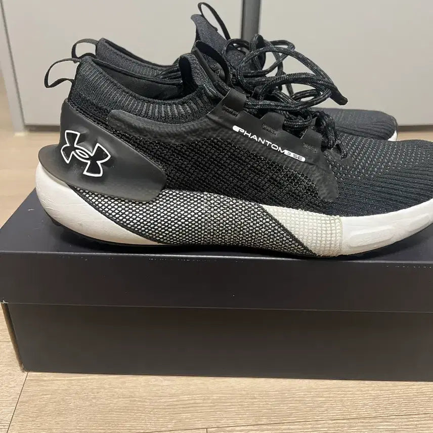 [BUNJANG] Under Armour UA HOVR Phantom 3 SE Running Shoes / 언더아머 UA 호버 팬텀3 SE 러닝화