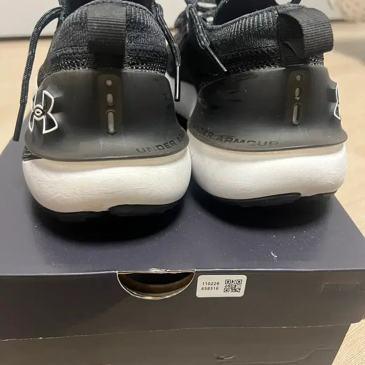 [BUNJANG] Under Armour UA HOVR Phantom 3 SE Running Shoes / 언더아머 UA 호버 팬텀3 SE 러닝화