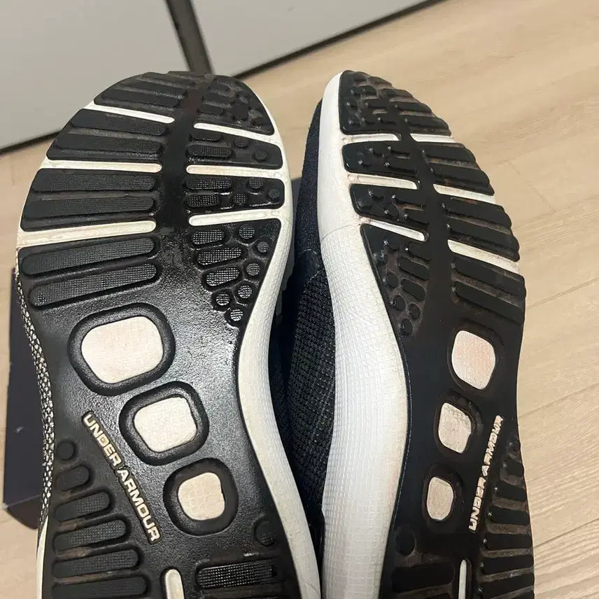 [BUNJANG] Under Armour UA HOVR Phantom 3 SE Running Shoes / 언더아머 UA 호버 팬텀3 SE 러닝화