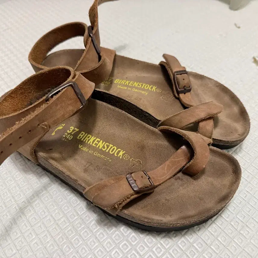[BUNJANG] Birkenstock Yara Sandals / 버켄스탁 야라 240