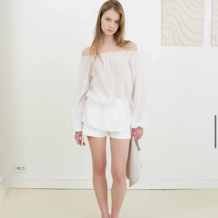[BUNJANG] Le Vain Off-Shoulder Blouse / 르베인 로브 오프숄더 블라우스