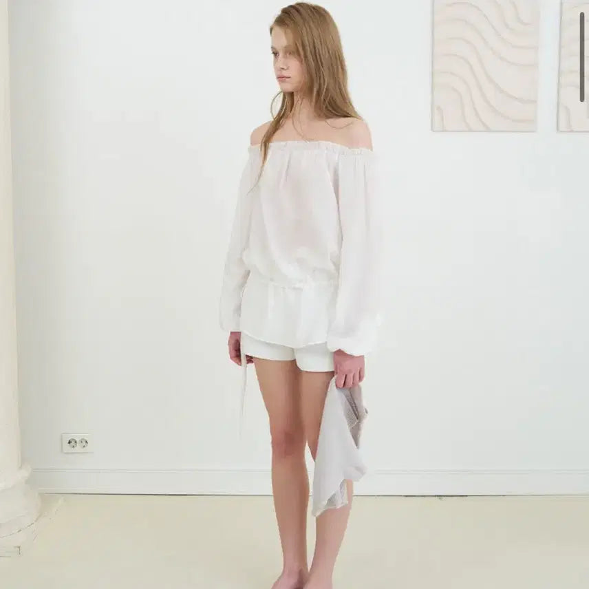 [BUNJANG] Le Vain Off-Shoulder Blouse / 르베인 로브 오프숄더 블라우스