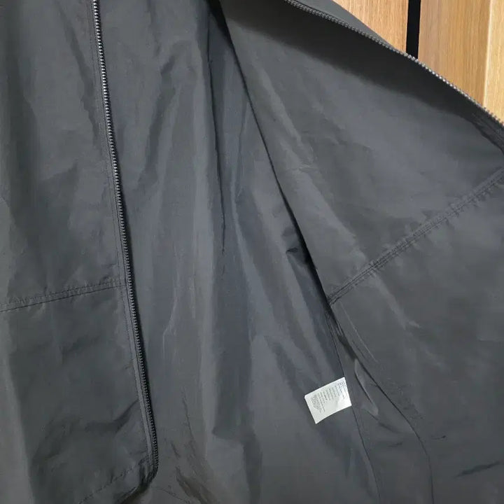 [BUNJANG] BTS Official Windbreaker Jacket L / [미사용] BTS 공식 굿즈 바람막이 자켓 L