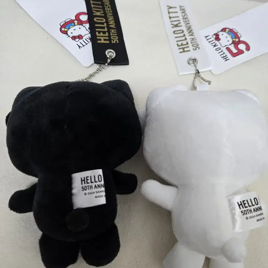 [BUNJANG] Hello Kitty 50th Anniversary Keychain / 헬로키티50주년  키링