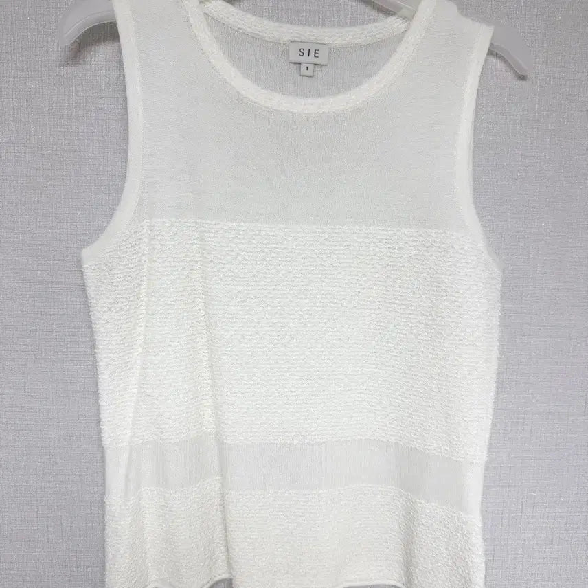 [BUNJANG] Sie Ivy Textured Sleeveless Ivory Top / sie 시에 아이비 텍스쳐드 슬리브리스 아이보리 s