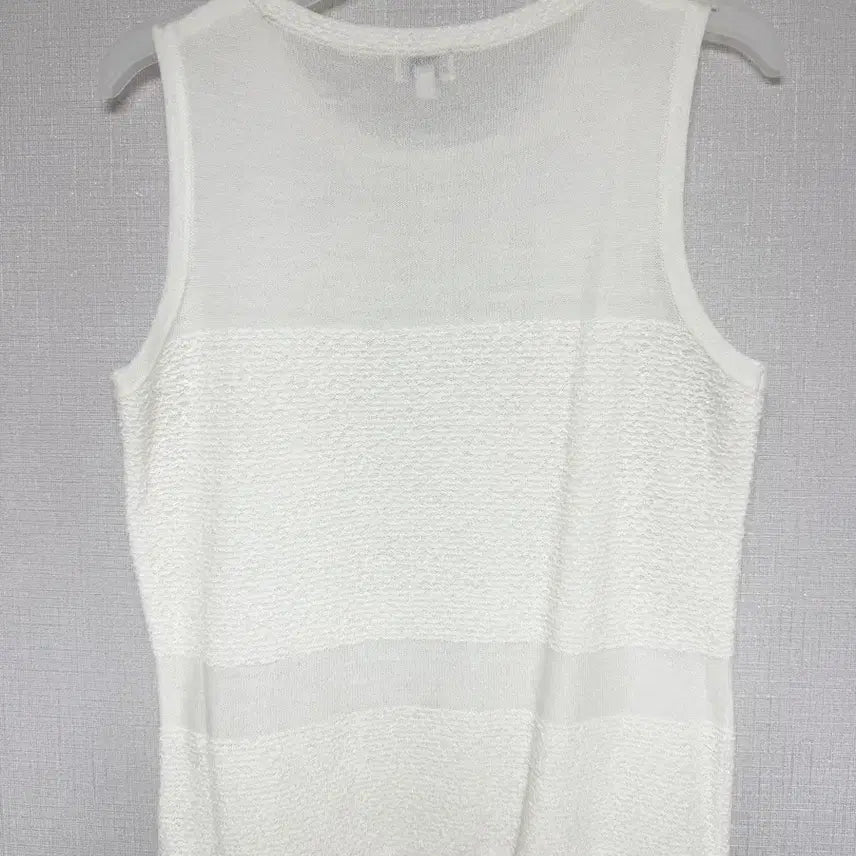 [BUNJANG] Sie Ivy Textured Sleeveless Ivory Top / sie 시에 아이비 텍스쳐드 슬리브리스 아이보리 s