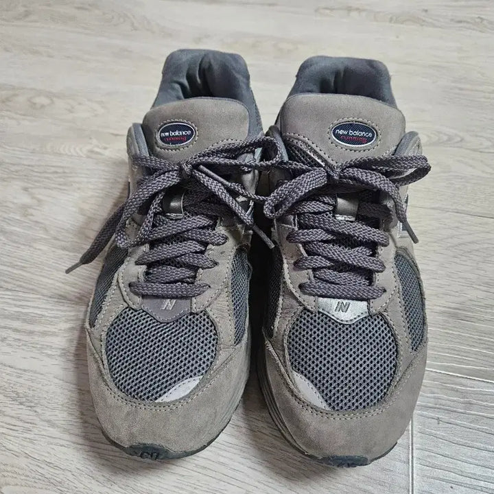 [BUNJANG] New Balance 2002R Vintage Sneakers (265mm) / 뉴발란스 2002R 265 사이즈