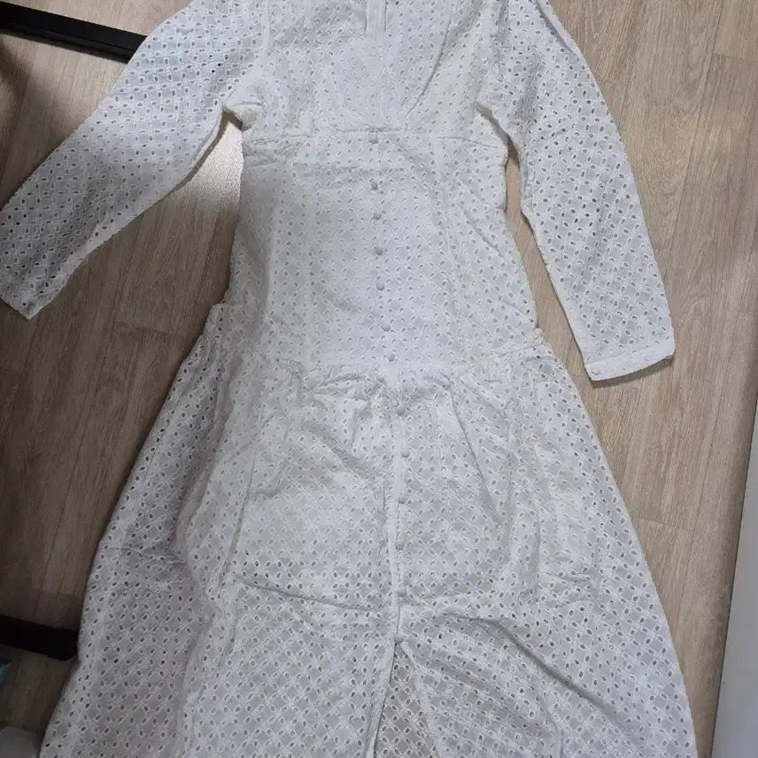 [BUNJANG] White Punch Lace Long Dress / 펀칭 레이스 롱 원피스 화이트