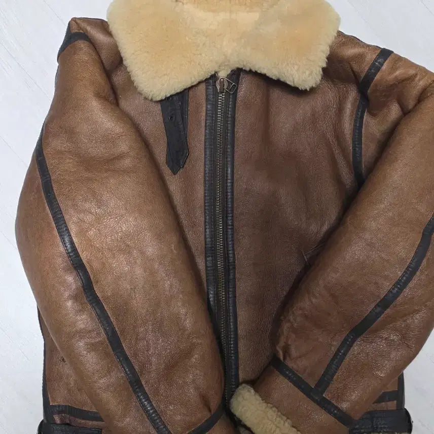 [BUNJANG] 1990s Japanese US Air Force B-3 Shearling Leather Jacket - Brown / 90년대 일본판 미공군 무스탕 B-3 자켓 브라운 리얼 양털 무스탕