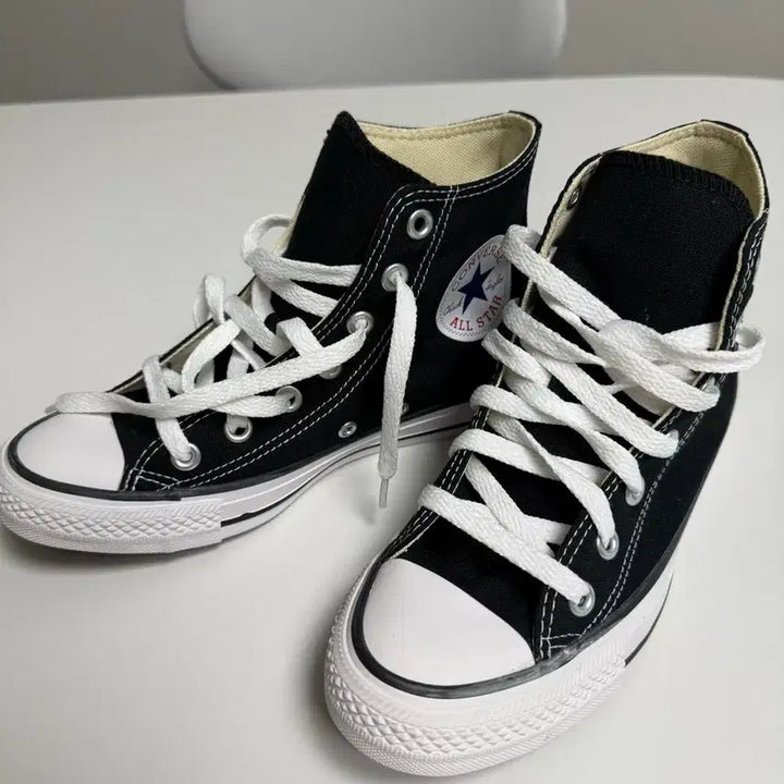 [BUNJANG] Converse Chuck Taylor All Star Black High Top Sneakers / 컨버스 척테일러 올스타 블랙 하이 235사이즈 (거의 새상품)