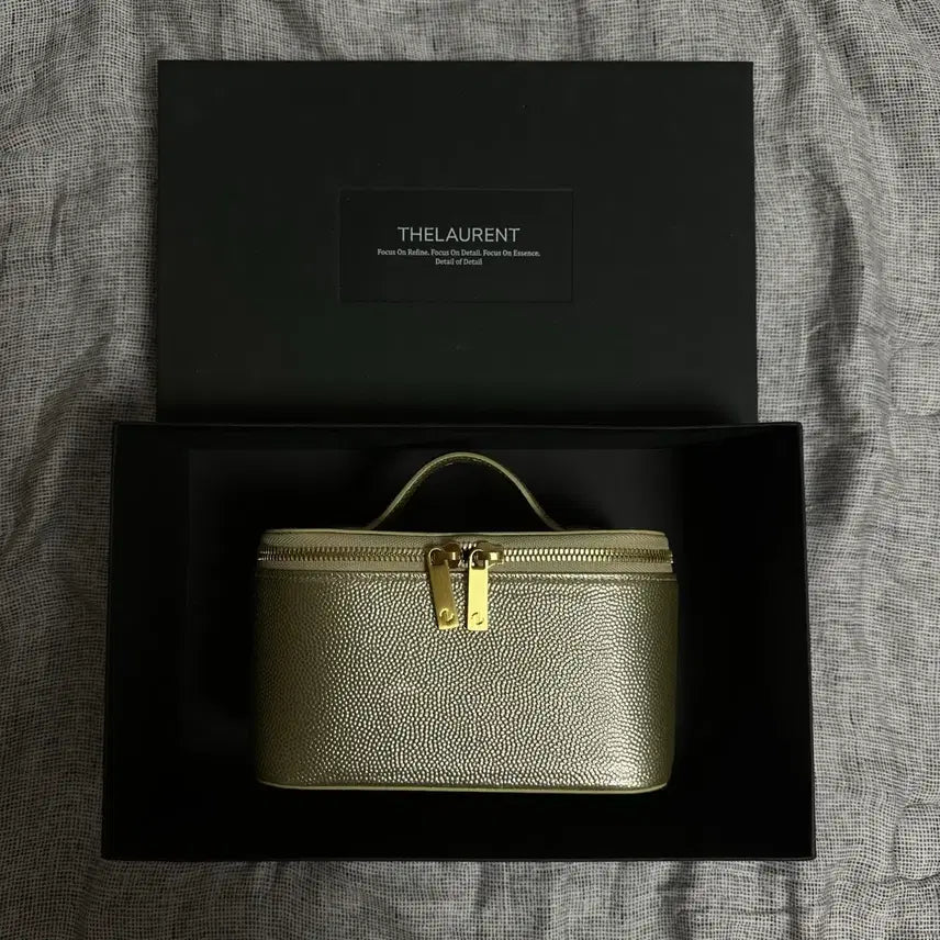 [BUNJANG] The Laurent Vanity Pouch Tote Bag - Champagne Gold Caviar / [~5/8]더로랑 베니티 파우치 토트백 - 샴페인골드 캐비어