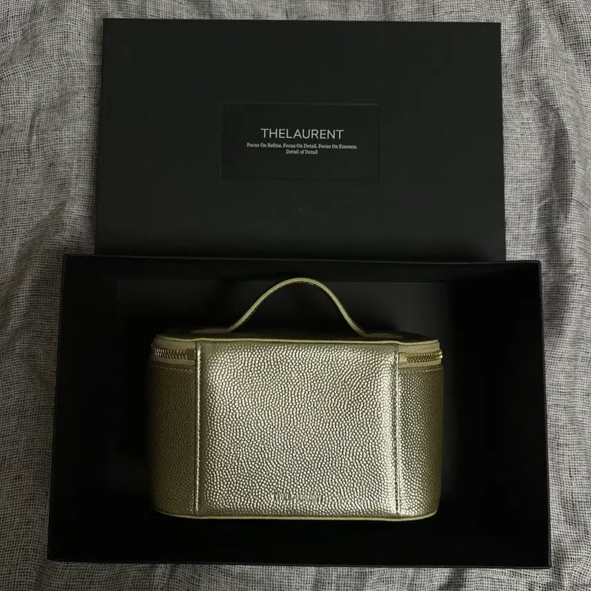 [BUNJANG] The Laurent Vanity Pouch Tote Bag - Champagne Gold Caviar / [~5/8]더로랑 베니티 파우치 토트백 - 샴페인골드 캐비어