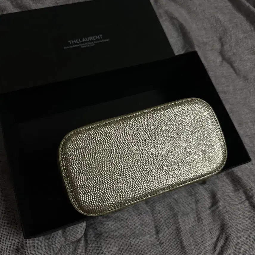 [BUNJANG] The Laurent Vanity Pouch Tote Bag - Champagne Gold Caviar / [~5/8]더로랑 베니티 파우치 토트백 - 샴페인골드 캐비어