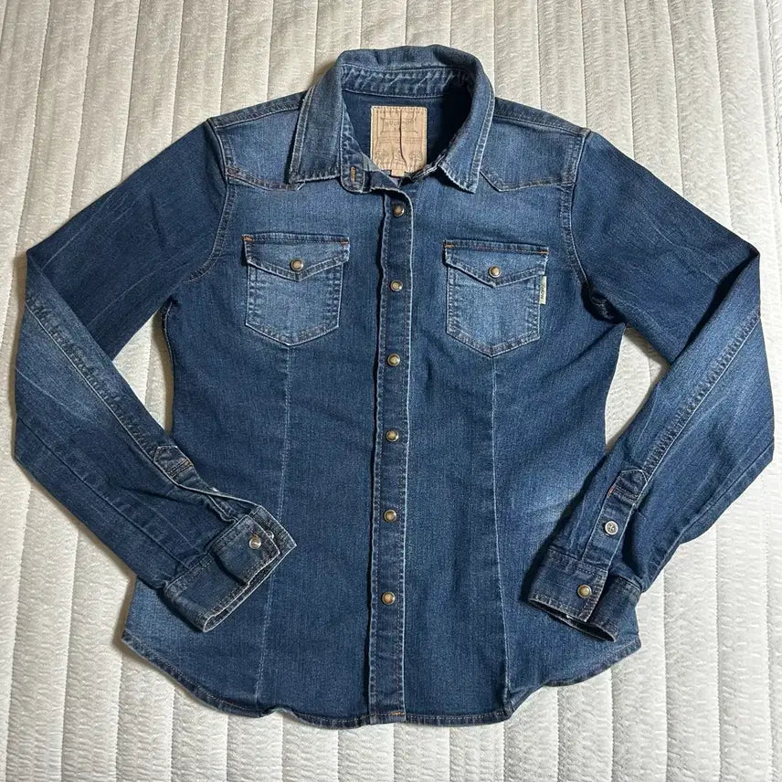[SOLD OUT] 버커루 여성 슬림핏 데님 셔츠 (S)