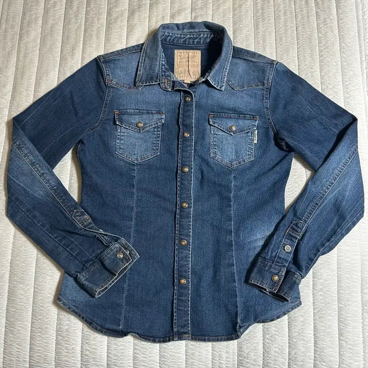 [SOLD OUT] 버커루 여성 슬림핏 데님 셔츠 (S)