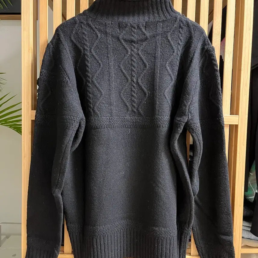 [BUNJANG] Eastlogue Mock Neck Cable Knit Sweater Black / 이스트로그 모크 넥 케이블 니트 스웨터 블랙