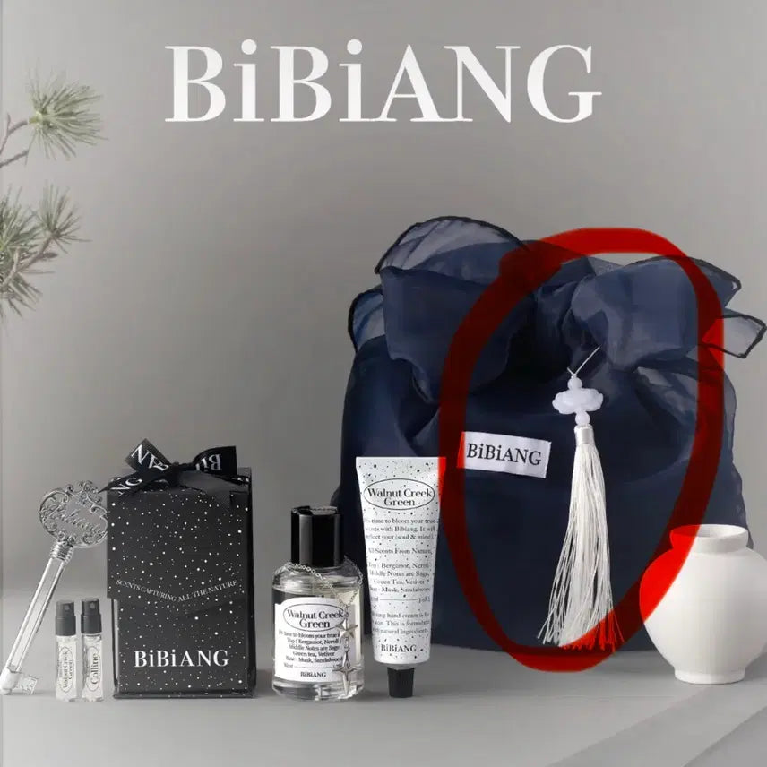 [BUNJANG] Vivienne Gift Bag with Norigae / 비비앙 기프트백 + 노리개
