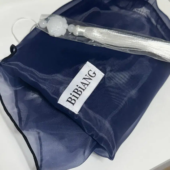 [BUNJANG] Vivienne Gift Bag with Norigae / 비비앙 기프트백 + 노리개