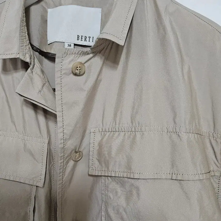 [BUNJANG] BERTI Beige Windbreaker Coat / 베르띠 BERTI 바스락 코트