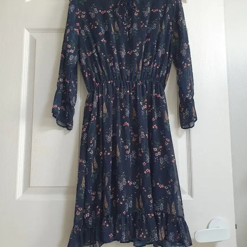 [BUNJANG] Visit in New York Chiffon Dress / (거의새거)비지트인 뉴욕 쉬폰원피스 55~66반