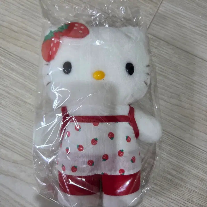 [BUNJANG] Sanrio Classic Strawberry Pajama Kitty Plush / 산리오 고전키티 딸기 파자마 인형