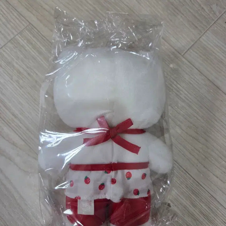 [BUNJANG] Sanrio Classic Strawberry Pajama Kitty Plush / 산리오 고전키티 딸기 파자마 인형