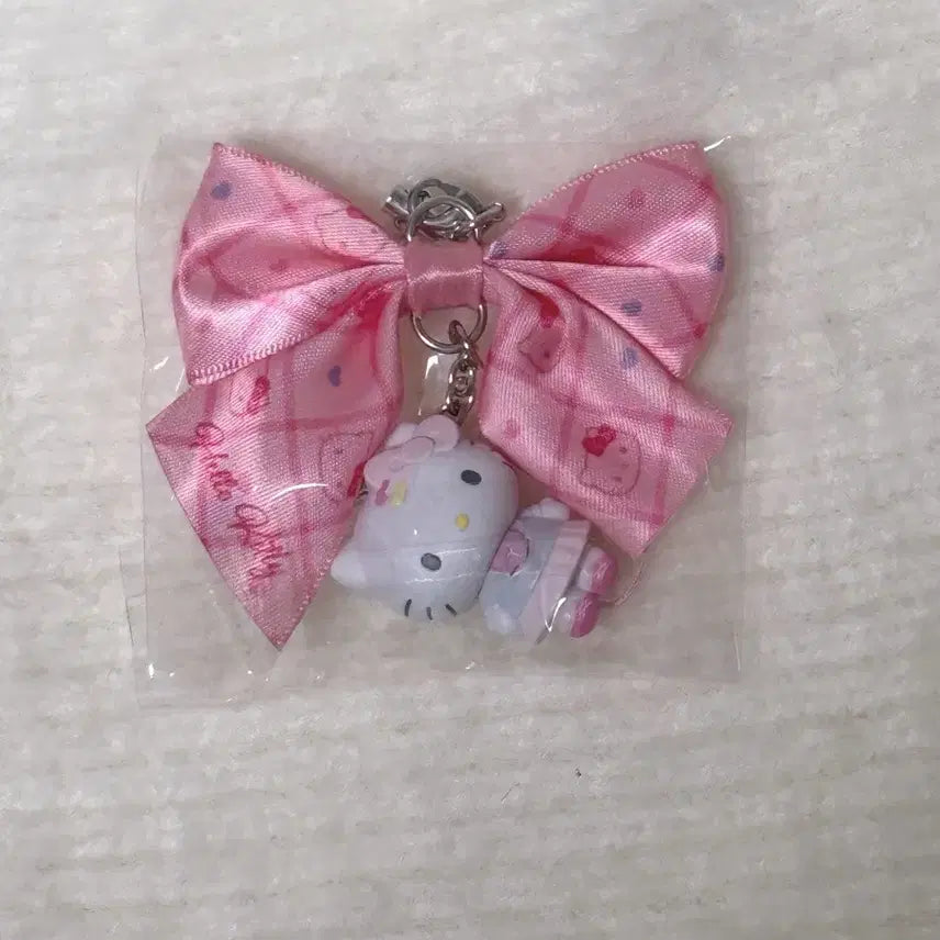 [BUNJANG] Sanrio Hello Kitty Kirameki School Uniform Strap Keyring / 산리오 키티 키라메키 스쿨키티 교복 스트랩 키링