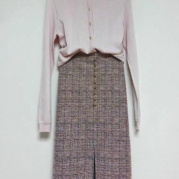 [SOLD OUT] 연보라 홀로그램 펄 크롭 가디건