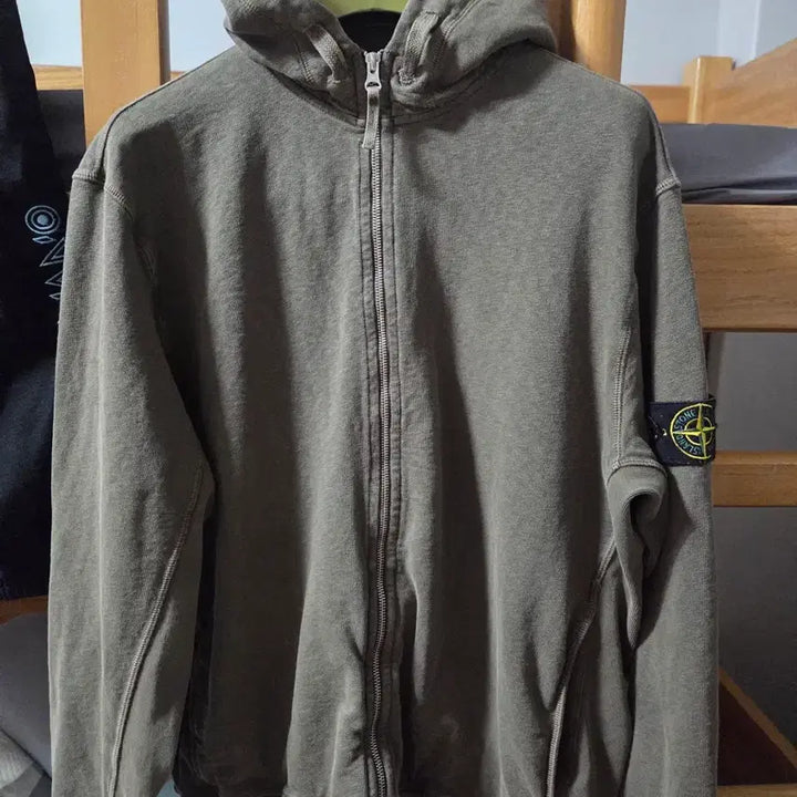 [BUNJANG] Stone Island Hooded Sweatshirt / 스톤 아일랜드 후드집업 스웨트셔츠