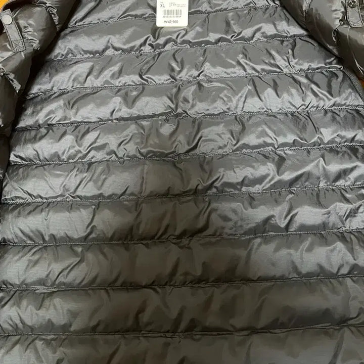 [SOLD OUT] 유니클로 경량 패딩 조끼 블랙