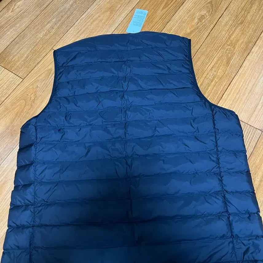 [SOLD OUT] 유니클로 경량 패딩 조끼 블랙