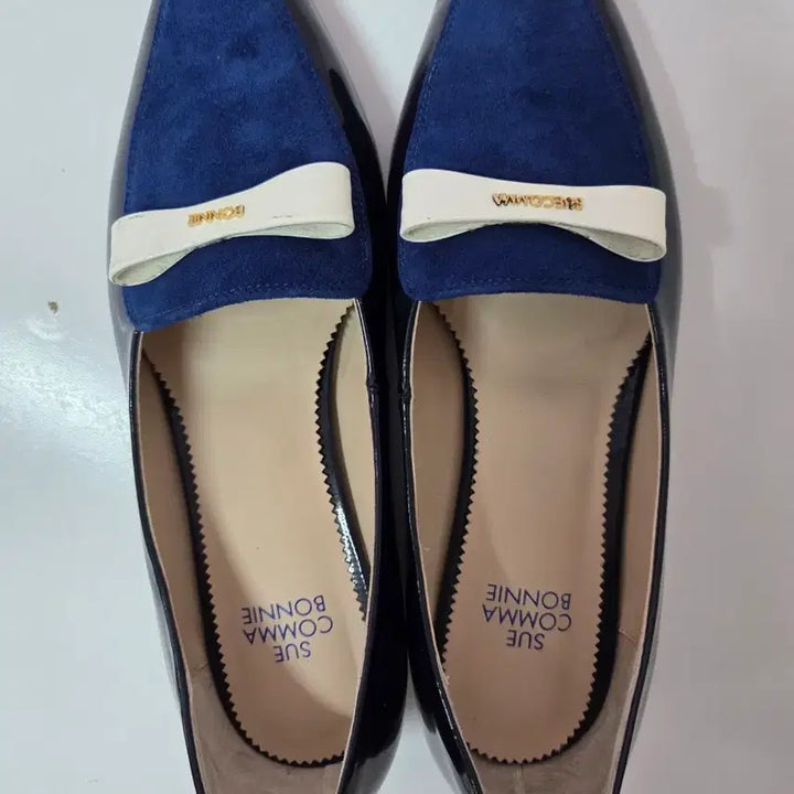 [SOLD OUT] 슈콤마보니 네이비 스웨이드 로퍼 360