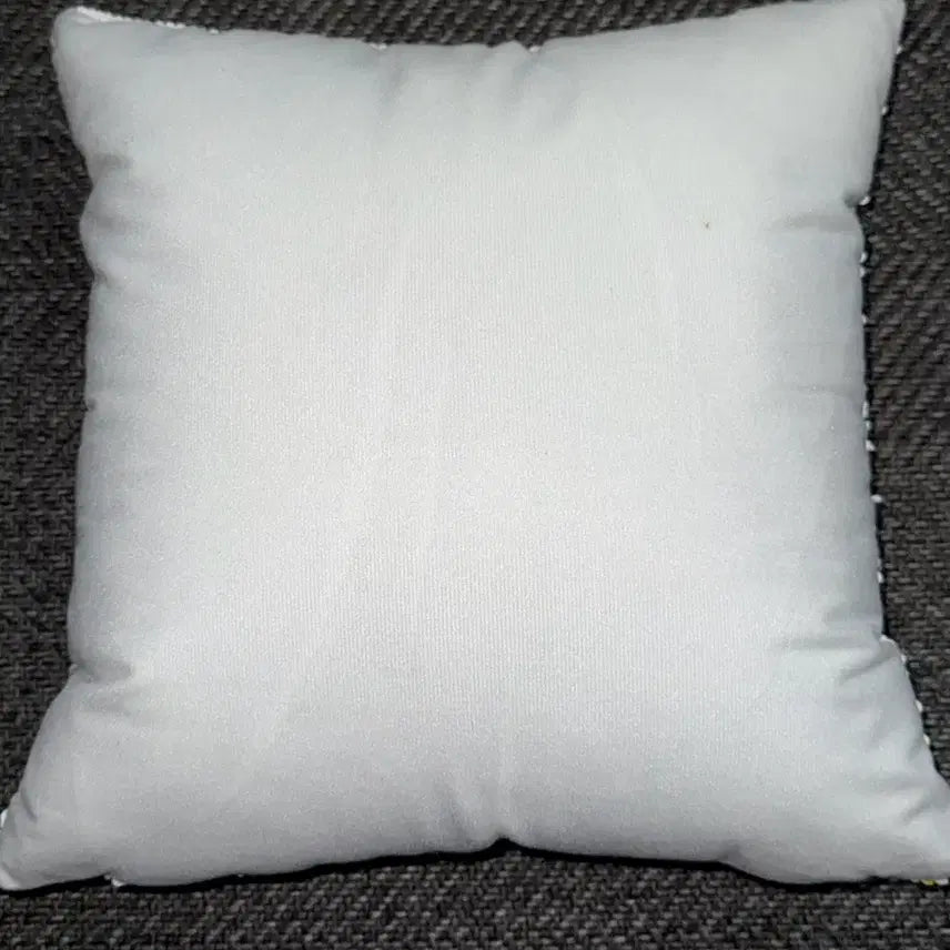 [BUNJANG] Yang Hong Won "Oboe Slowmo" Cushion &amp; Keyring Bundle Set / [일괄] 양홍원 오보에 슬로모 굿즈 쿠션 키링