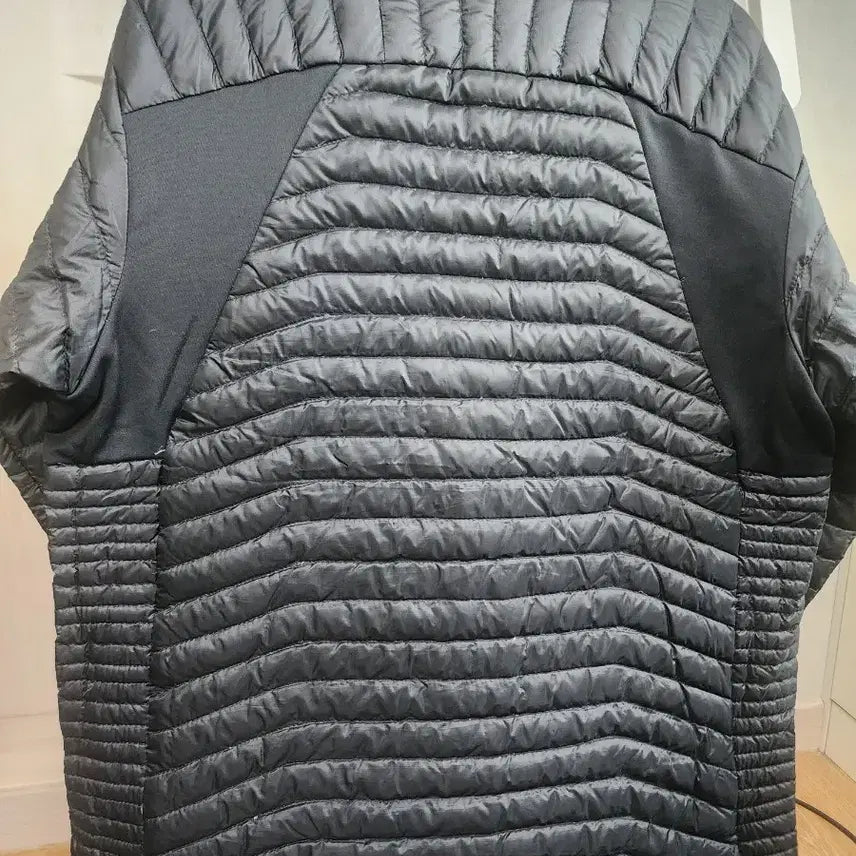 [SOLD OUT] 에디바우어 블랙 경량 패딩 점퍼