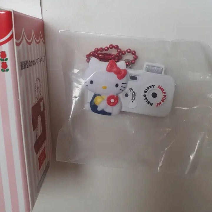 [BUNJANG] Hello Kitty 50th Anniversary Camera Gacha Keyring New / 헬로키티 50주년 카메라 가챠 키링 새상품
