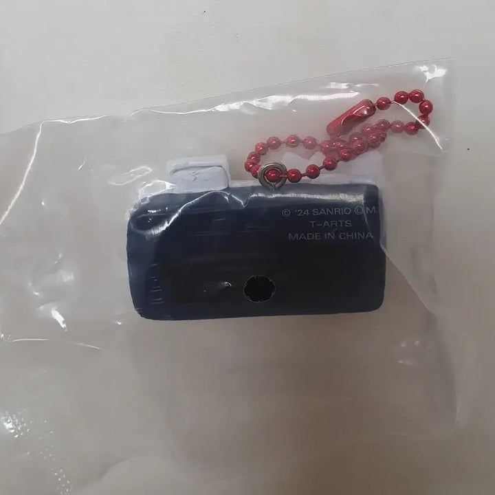 [BUNJANG] Hello Kitty 50th Anniversary Camera Gacha Keyring New / 헬로키티 50주년 카메라 가챠 키링 새상품