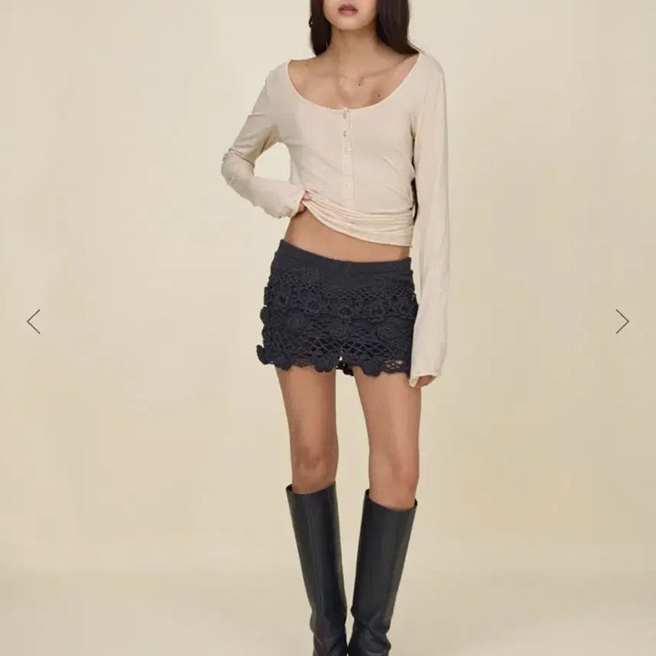 [SOLD OUT] 구함) 글로니 PETAL KNITTED MINI SHORTS 니트 팬츠