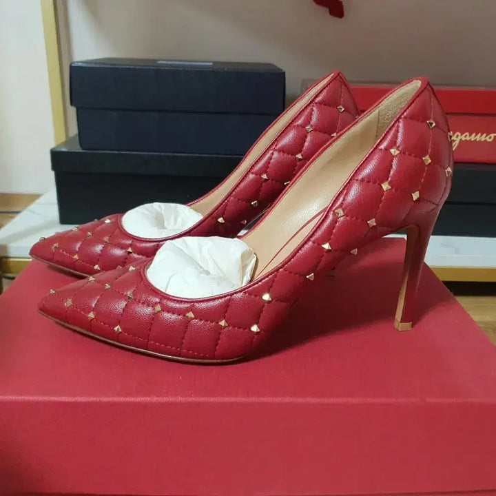 [SOLD OUT] *정품* 발렌티노 레드 하이힐 (235)