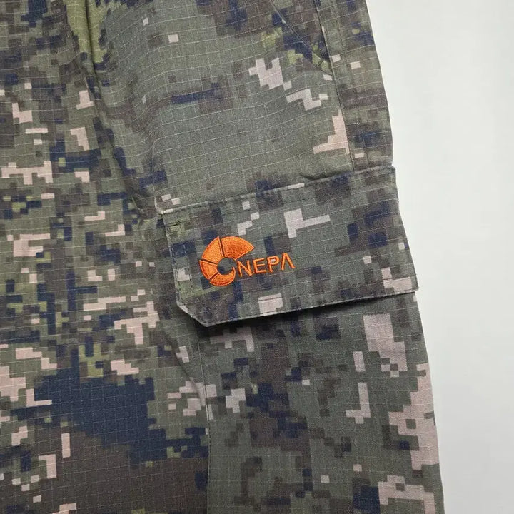 [SOLD OUT] [NEPA] 남성 디지털 카모패턴 카고 반바지 XL