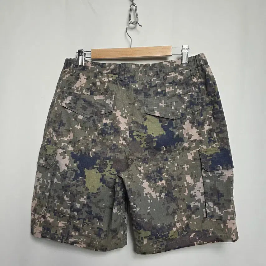 [SOLD OUT] [NEPA] 남성 디지털 카모패턴 카고 반바지 XL