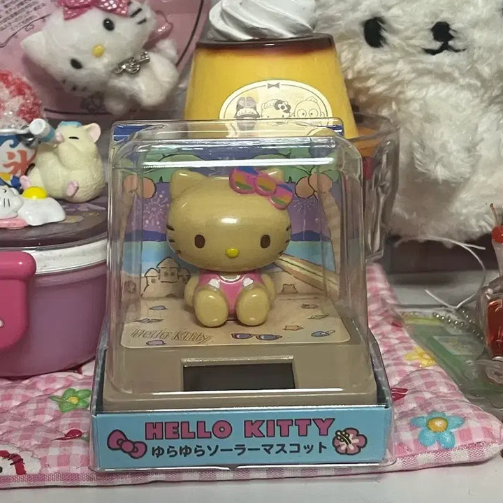 [BUNJANG] Sanrio Kitty Yura Yura Solar Figure / 태양열 태닝 키티 고개 흔들흔들 산리오 키티 갸루 유라유라솔라 피규어