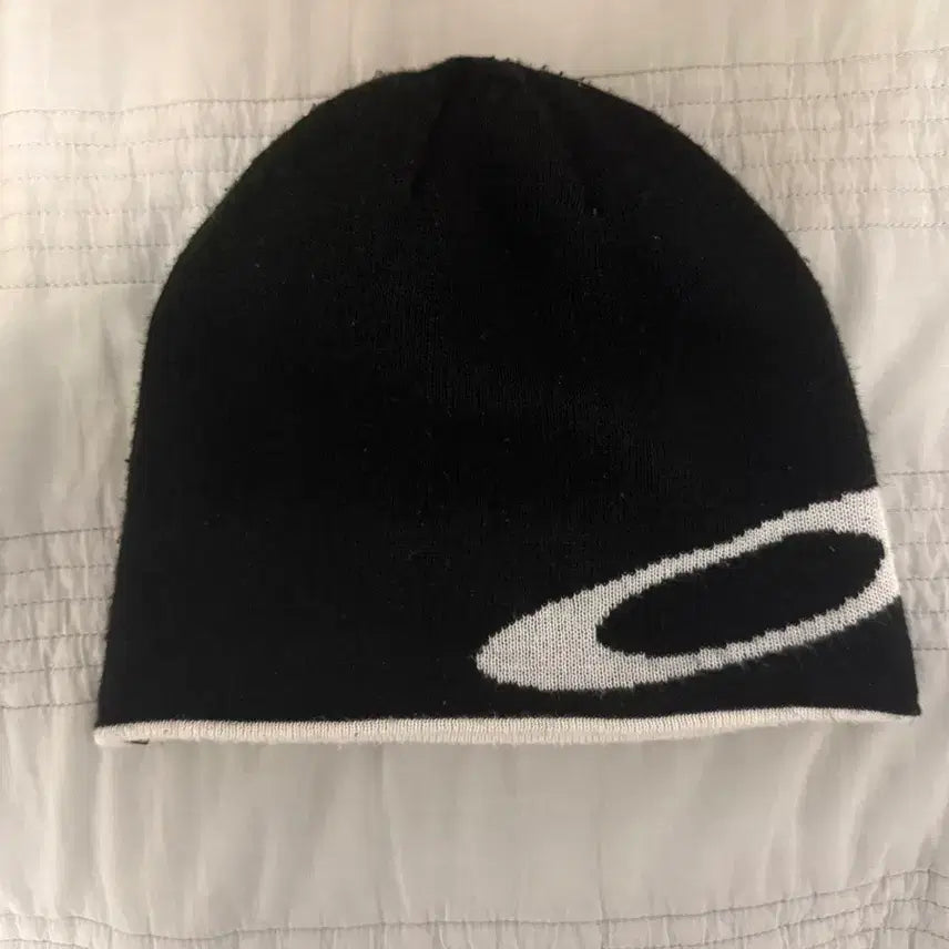 [SOLD OUT] 오클리 비니 블랙