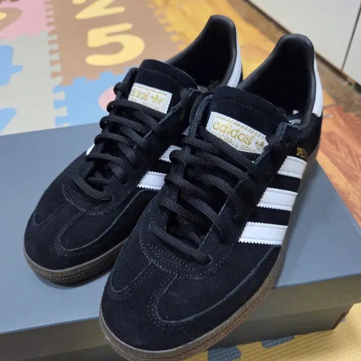 [BUNJANG] Adidas Handball Spezial Black Sneakers / 아디다스 핸드볼스페지알 블랙 DB3021 -255 사이즈