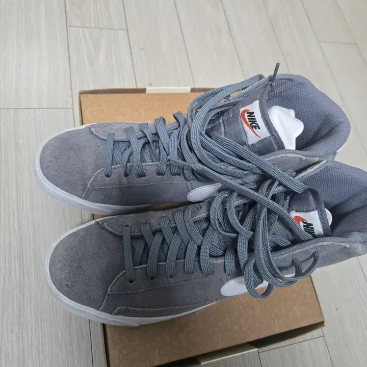 [BUNJANG] Nike Dunk High Suede Gray Sneakers / 나이키 덩크 하이 스웨이드 그레이 회색 275