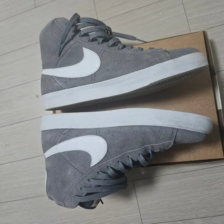 [BUNJANG] Nike Dunk High Suede Gray Sneakers / 나이키 덩크 하이 스웨이드 그레이 회색 275