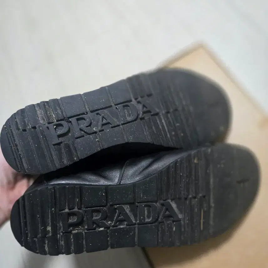 [BUNJANG] Prada Black Leather Sneakers / 프라다 블랙 가죽 스니커즈 운동화 275