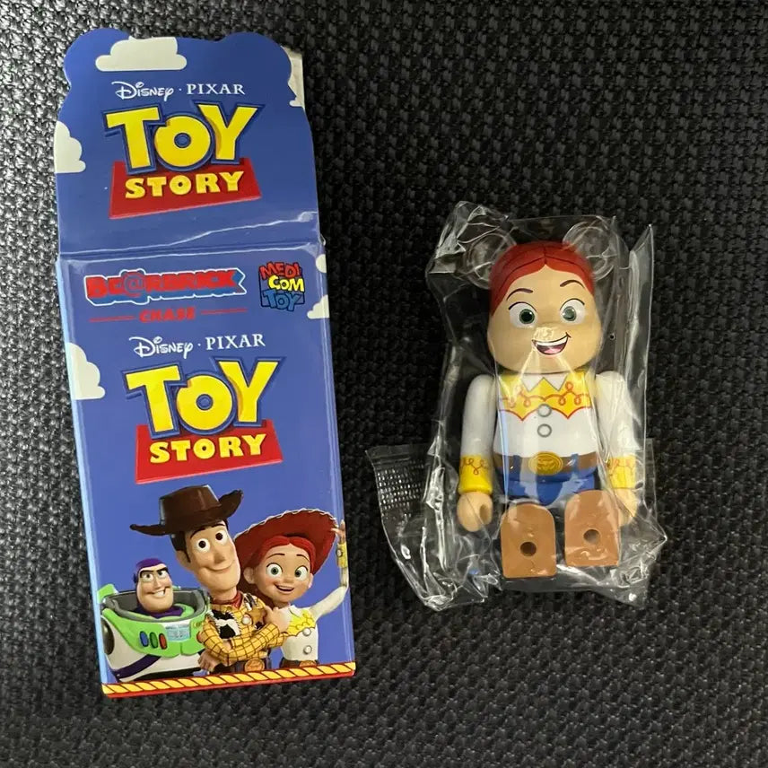 [BUNJANG] Disney Pixar Toy Story Jessie Be@rbrick Figure Sealed / 토이스토리 베어브릭 제시 미개봉