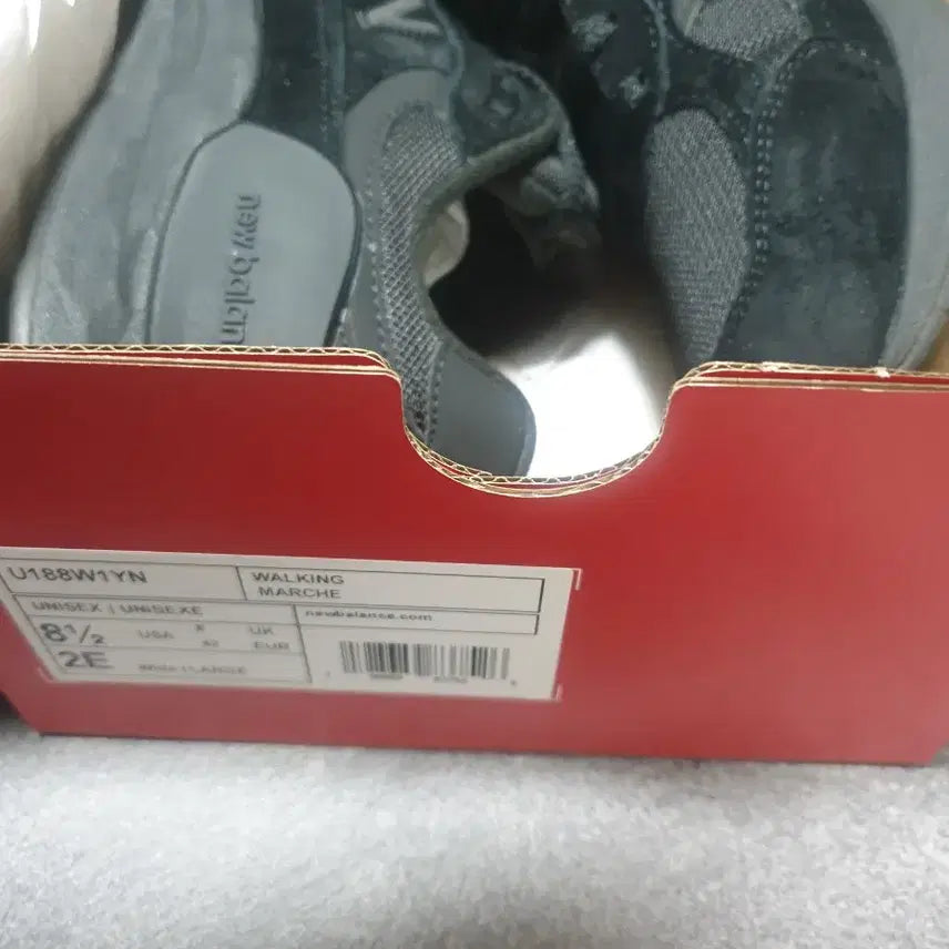 [BUNJANG] New Balance 1880 V2 Black Unisex Sneakers / 뉴발란스 1880 V2 블랙 (265)
