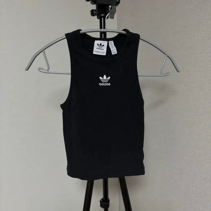 [BUNJANG] Adidas Black Sleeveless T-shirt / 아디다스 블랙 민소매 티셔츠