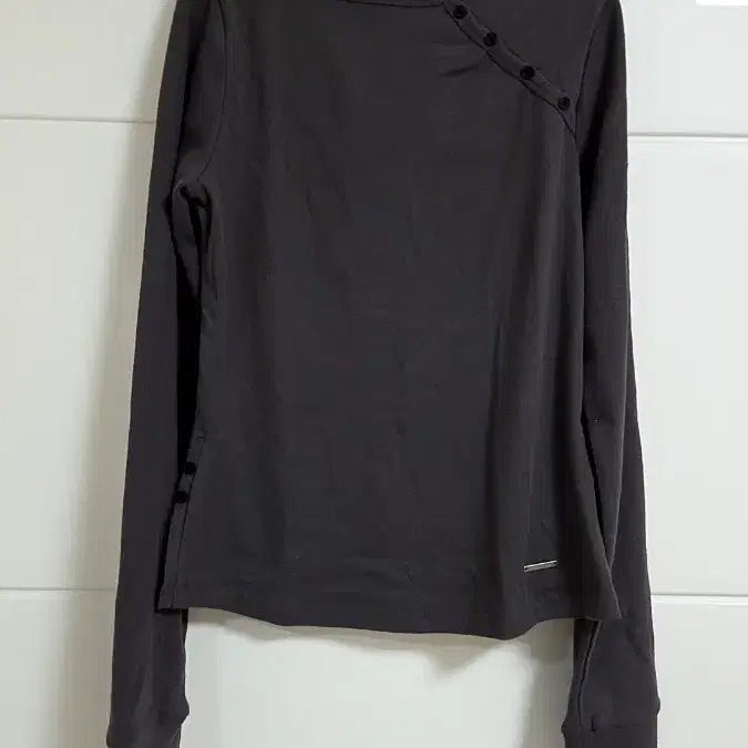 [BUNJANG] Miseki Seoul Slash Button Long Sleeve T-Shirt / 미세키서울 슬래시 버튼 롱 슬리브 티셔츠